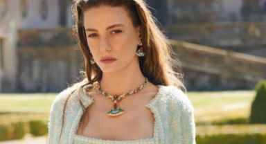 Serenay Sarıkaya ve Mert Demir tatil dönüşü görüntülendi! Havalimanından ayrı ayrı çıktılar