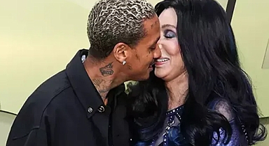 40 yaş genç sevgilisiyle aşkın doruklarına çıktı... 'Yaşıtım erkekler artık hayatta değil, geri kalanlar da benden korkuyor'