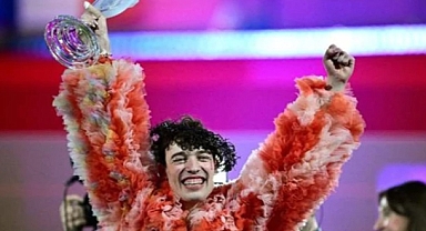 Eurovision'da LGBT+ propagandası! Nemo'ya birinciliği tüylü ceketi ve saten eteği getirdi