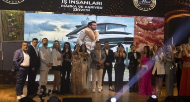 İŞ İNSANLARI MARKA VE KARİYER ZİRVESİ SAHİPLERİNİ BULDU!