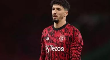 Altay Bayındır'ı yıkan haber! Manchester United'daki geleceği tehlikede