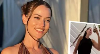 Burak Özçivit'ten Fahriye Evcen'e jest! Tatil dönüşü çiçeklerle karşılandı