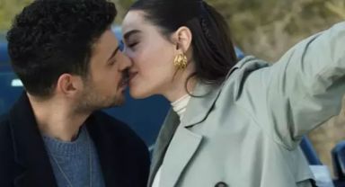 Simay Barlas ve Halit Özgür Sarı çifti ayrıldı
