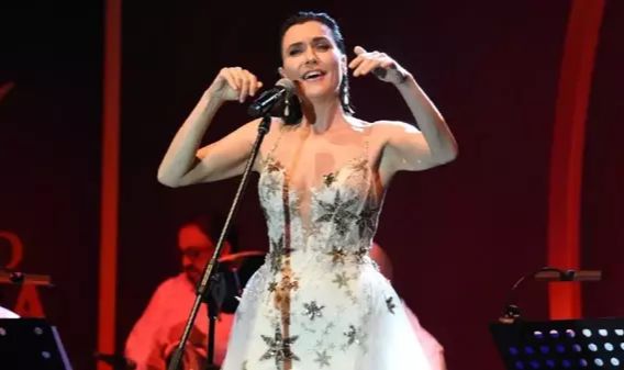 Konak Belediyesi, 2 saat için Şevval Sam'a 5 milyon 300 bin TL ödeyecek