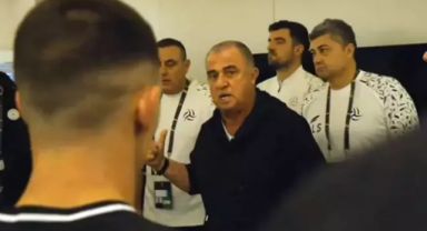 Bakışlara dikkat! Fatih Terim'in soyunma odasında sarf ettiği cümle takımı şampiyon yapar