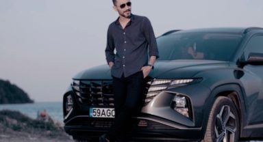 Ahmet Ersöz: Gönüllerin Radyocusu, Sesiyle de Mest Ediyor