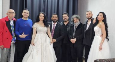 Canlı Yayında Boşandılar, Klipte Evlendiler!