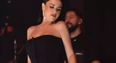 Ablasının ölümüyle sarsılan Simge Sağın, sahnede zor anlar yaşadı