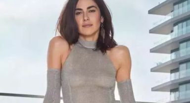 Nesrin Cavadzade cesarette sınır tanımıyor! Yatakta kahve pozuyla özgüvenini konuşturdu