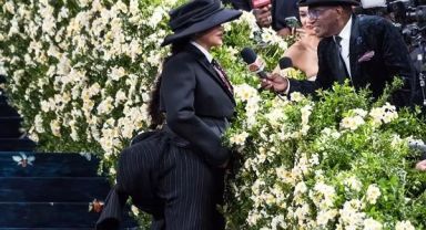Rihanna 3. kez hamile! Met Gala'da karnı ilk kez görüntülendi...