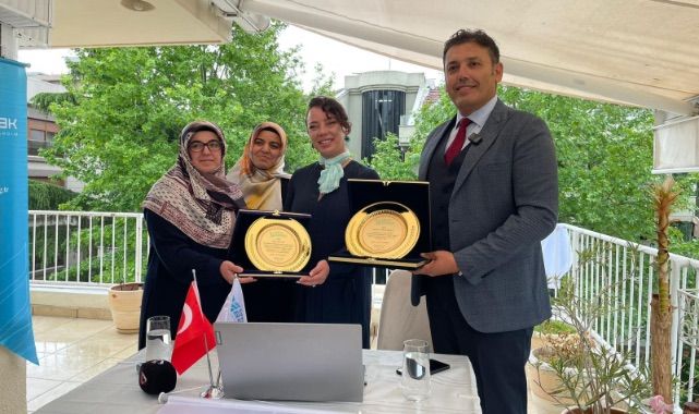 Yedi Başak Kadın Kolları’ndan Anlamlı Buluşma: İyilikte Buluşan Gönüllere Plaket Takdimi