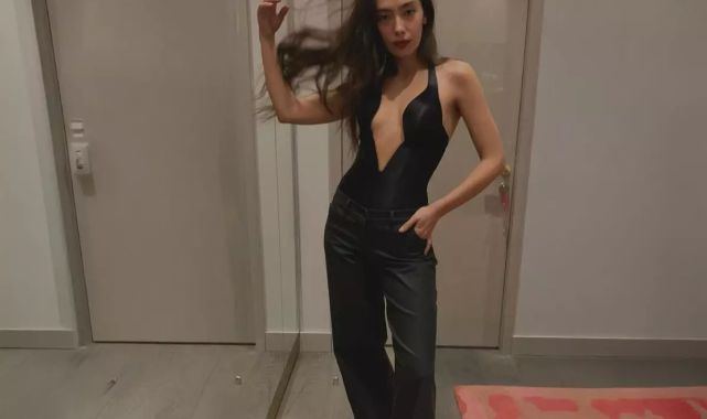 Neslihan Atagül'den yatakta kutlama pozu