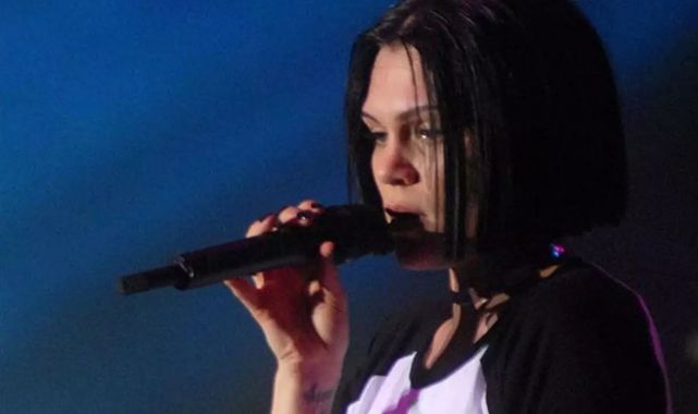 Ünlü Şarkıcı Jessie J meme kanserine yakalandı