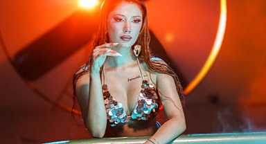 BERKUN VE BERFİN MİS’TEN SEKSİ KLİP!