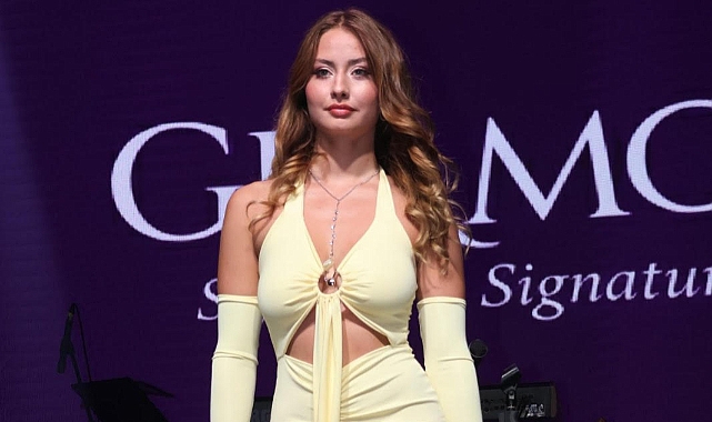 ÇİÇEK ÇEVİK PARLIYOR! KIBRIS’TAN DOĞAN YENİ NESİL SÜPER MODEL YILDIZI